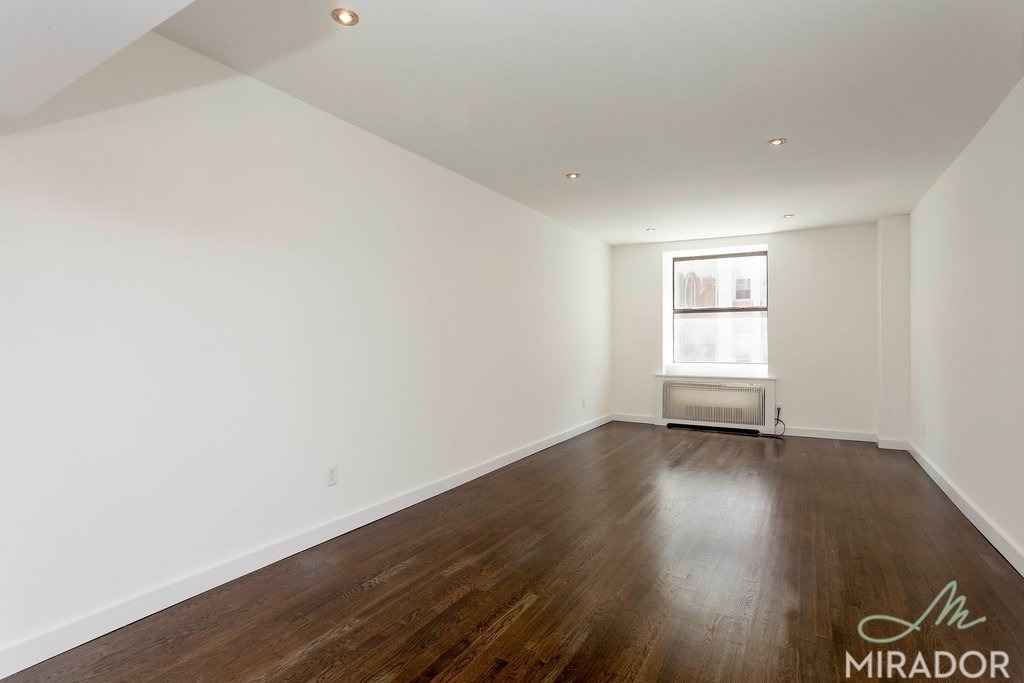 27 W 16th Street - Photo 0