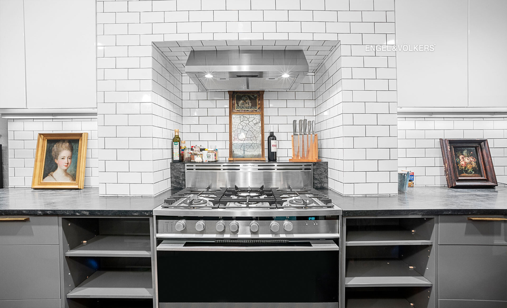 351 W 30th Street - Photo 15