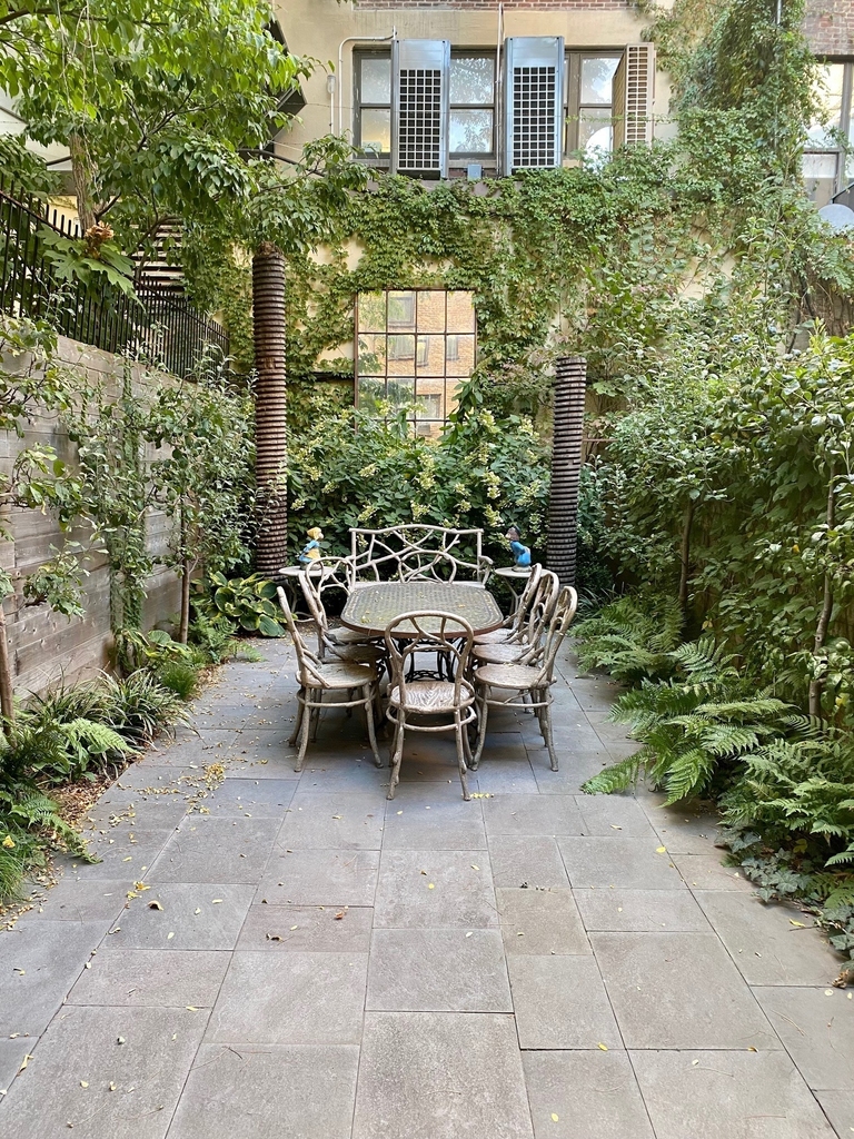 351 W 30th Street - Photo 18