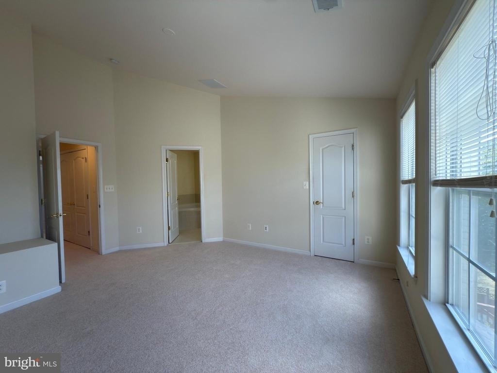 21929 Bayard Terrace - Photo 17