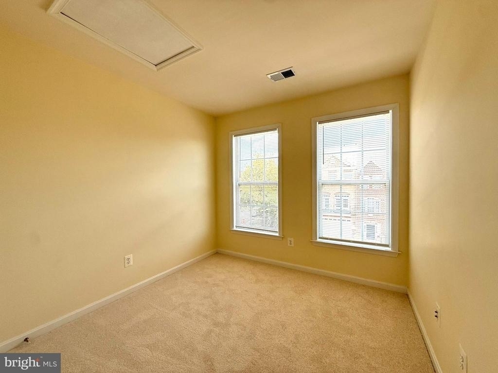 21929 Bayard Terrace - Photo 24
