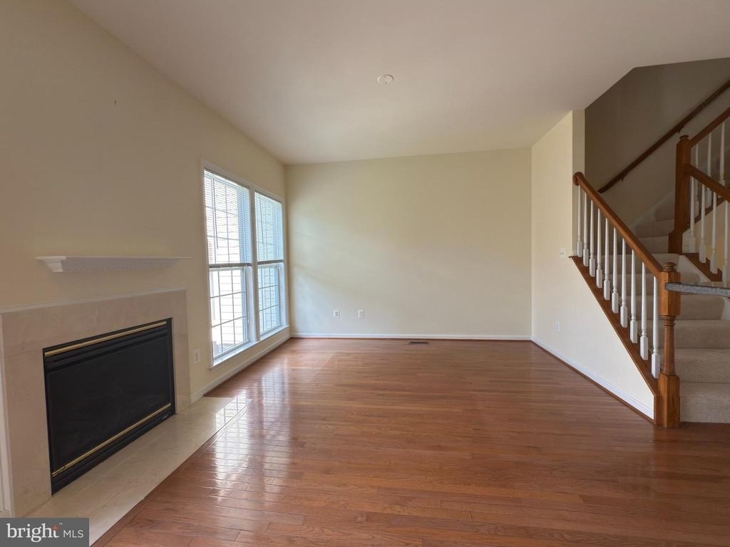21929 Bayard Terrace - Photo 2
