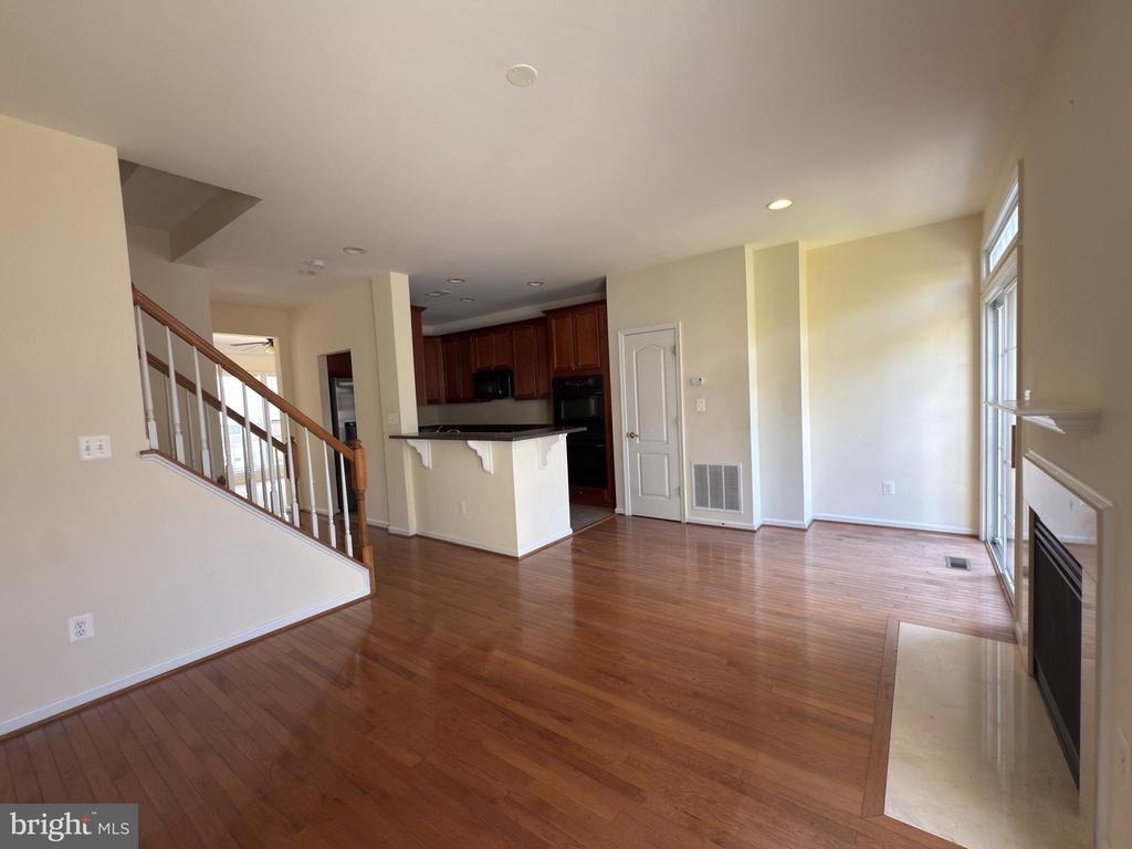 21929 Bayard Terrace - Photo 6