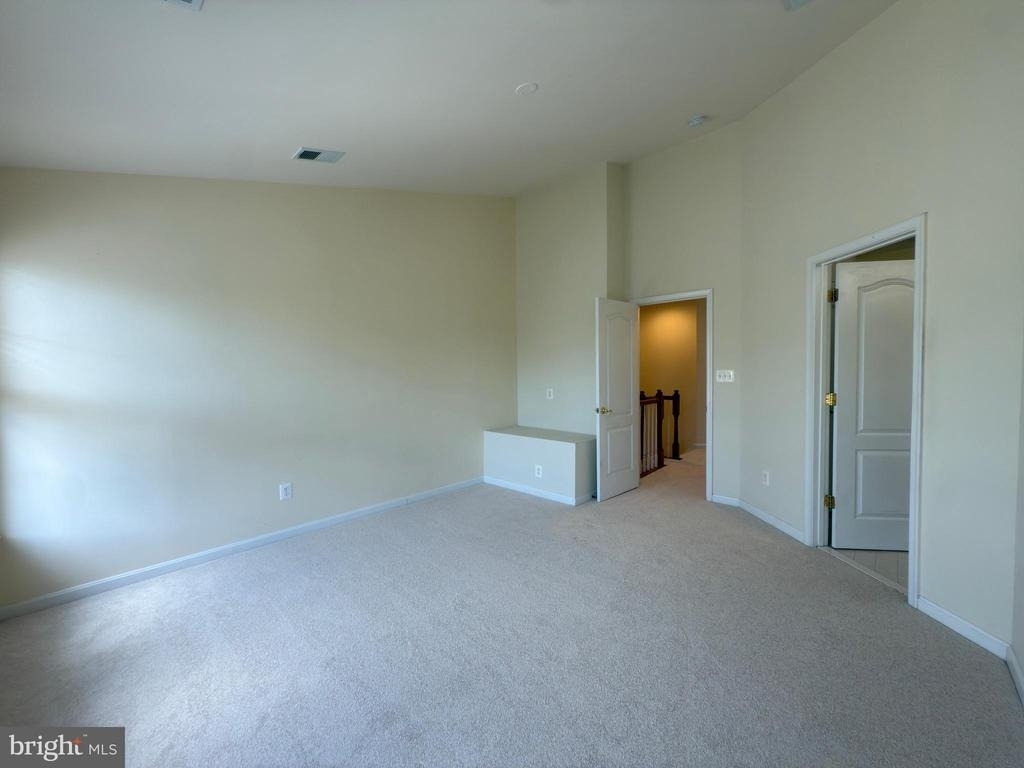 21929 Bayard Terrace - Photo 18