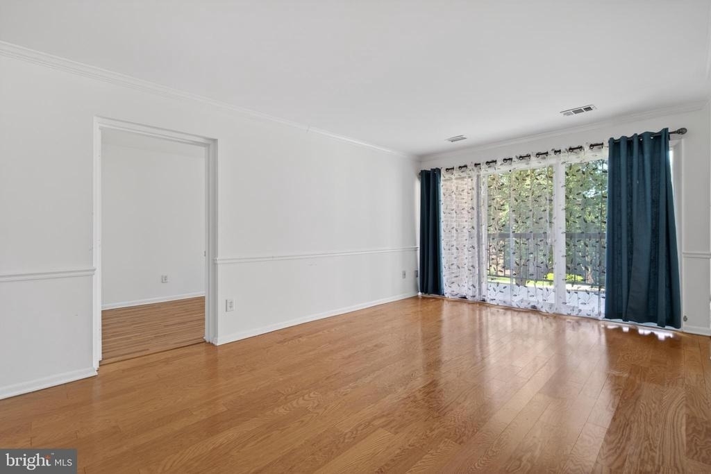 11260 Chestnut Grove Square - Photo 4
