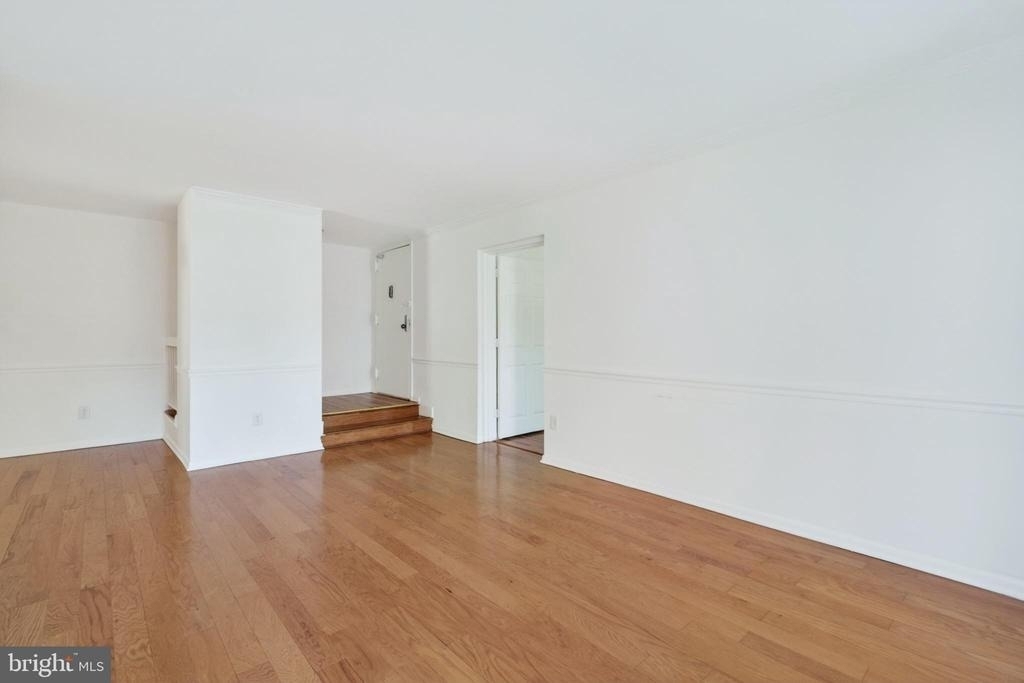11260 Chestnut Grove Square - Photo 9