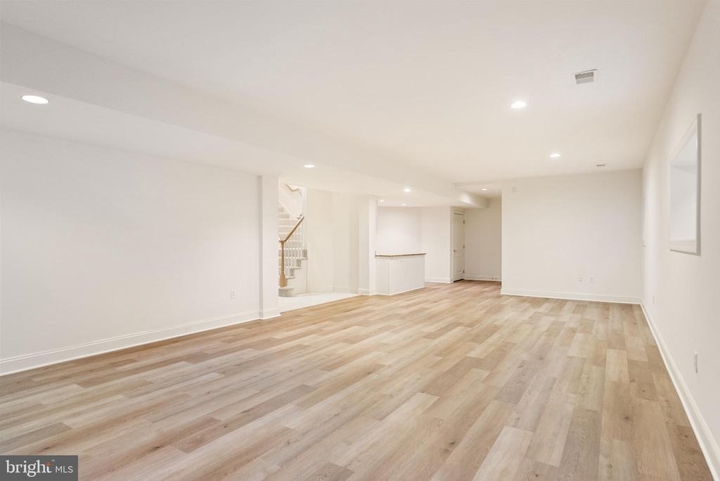 7440 Old Maple Square - Photo 31