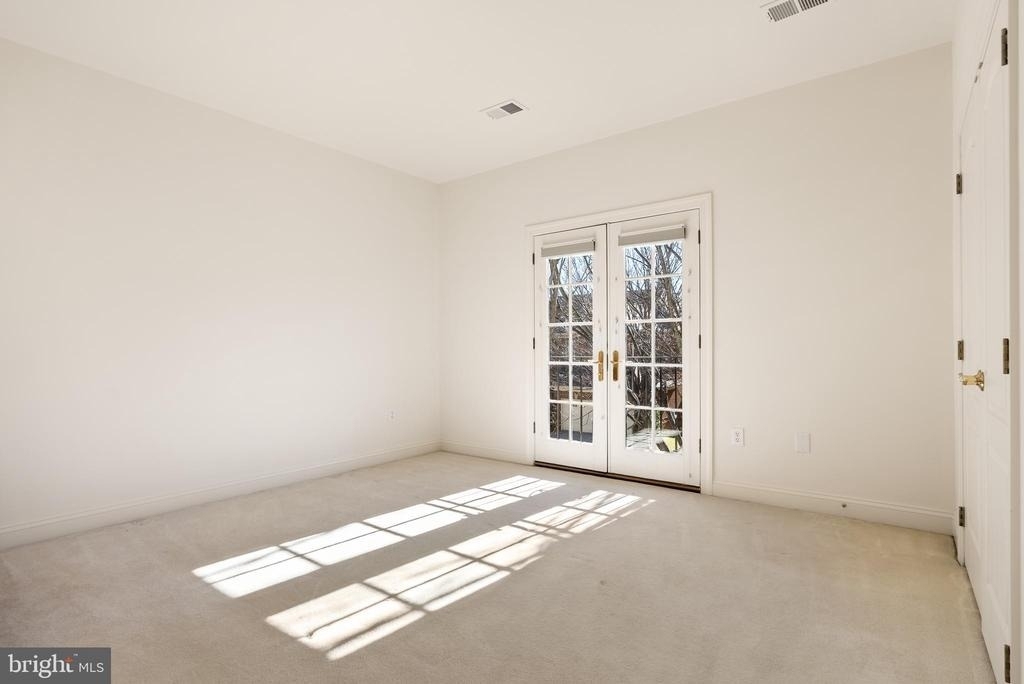 7440 Old Maple Square - Photo 28