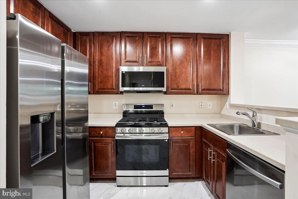 12001 Market Street - Photo 4