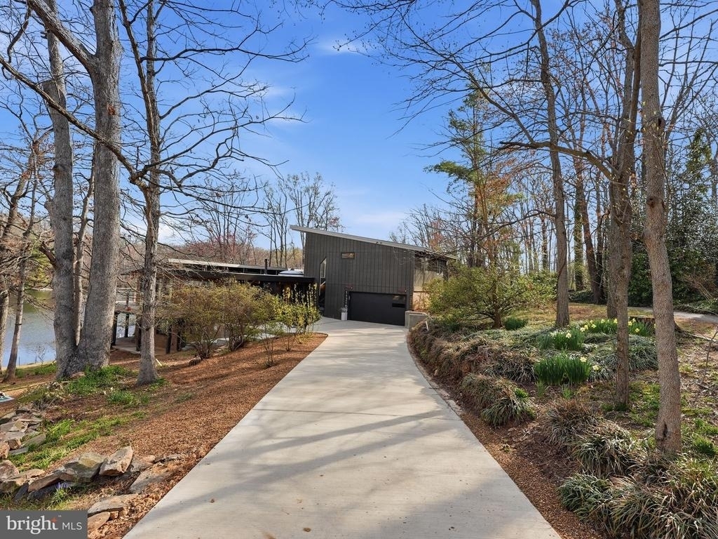 11216 S Shore Road - Photo 5