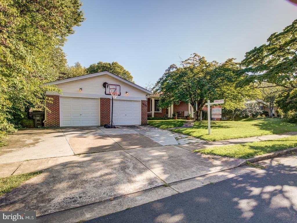 1633 Wrightson Drive - Photo 3