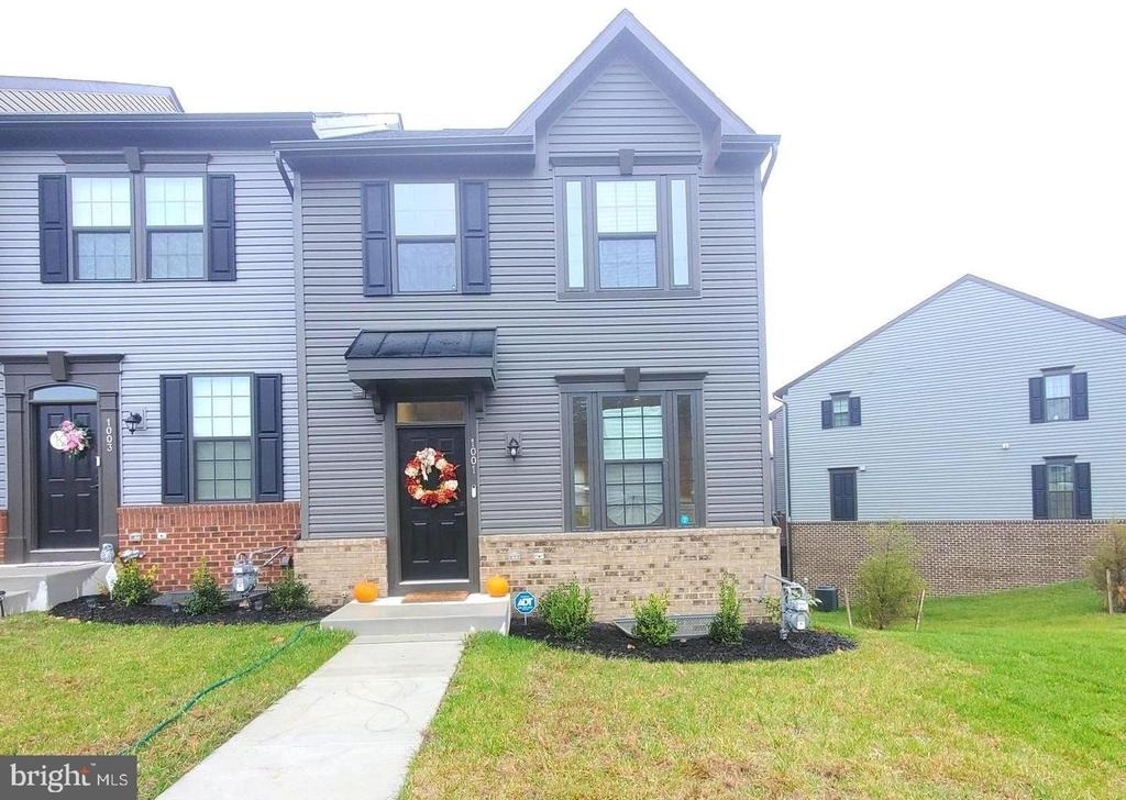 1001 Rampart Drive - Photo 1
