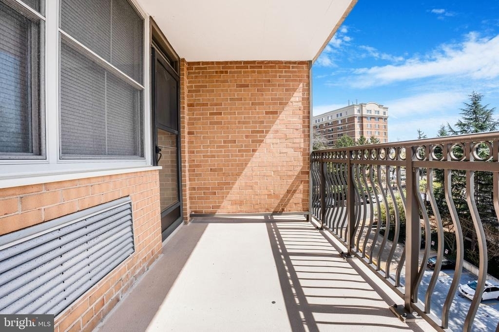 2030 N Adams Street - Photo 18