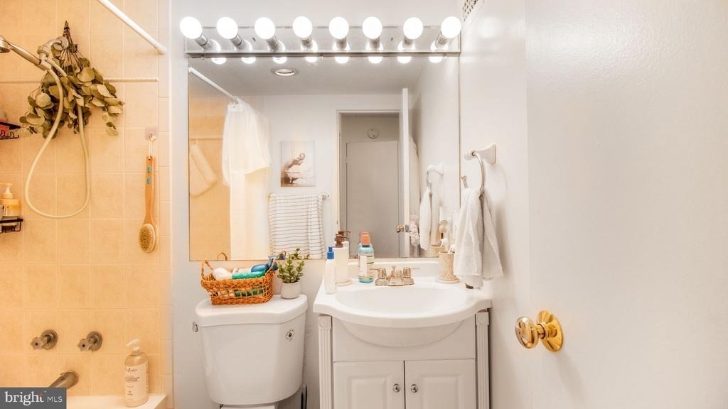 2030 N Adams Street - Photo 11