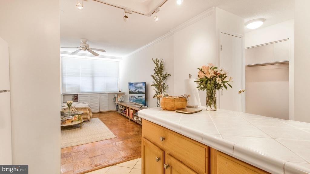 2030 N Adams Street - Photo 4
