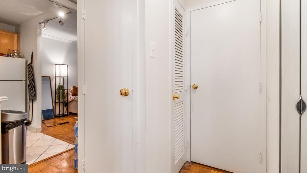 2030 N Adams Street - Photo 8