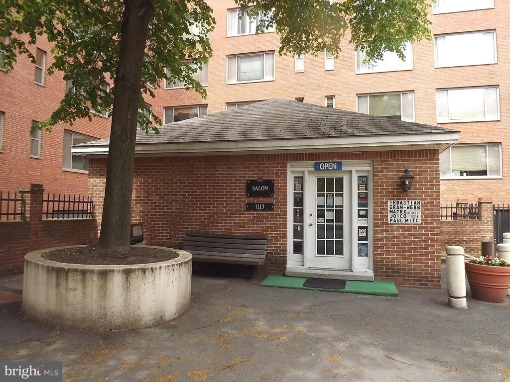 1011 Arlington Boulevard - Photo 17