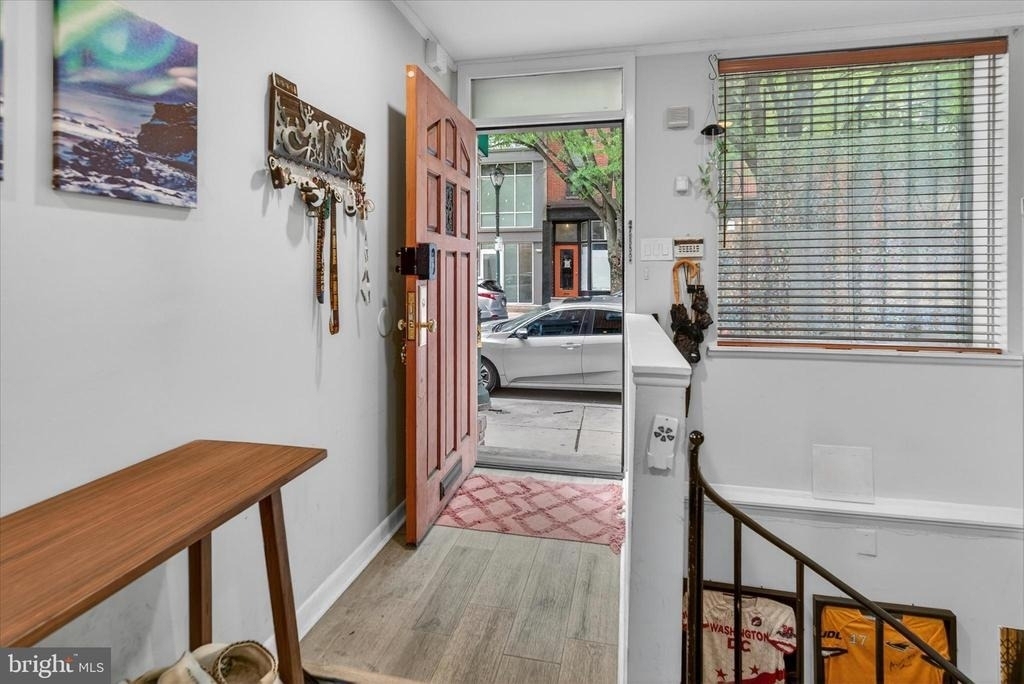 1539 South Street - Photo 2