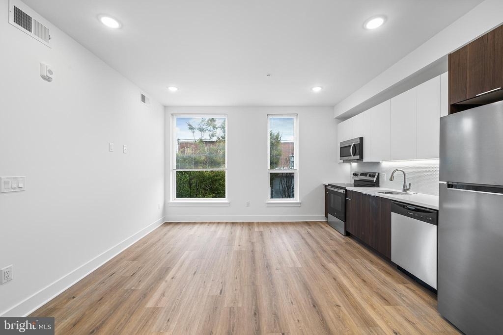 4324 Lancaster Avenue - Photo 4