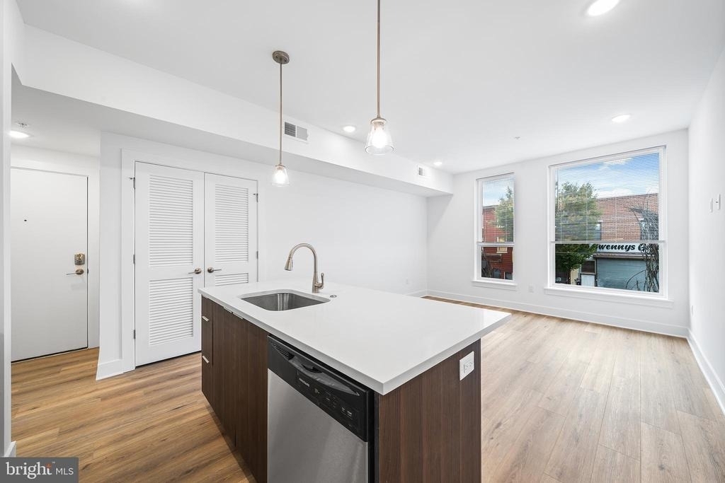 4324 Lancaster Avenue - Photo 2