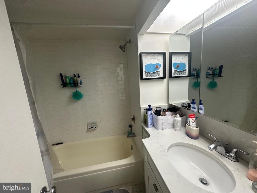 1326 Spruce Street - Photo 8