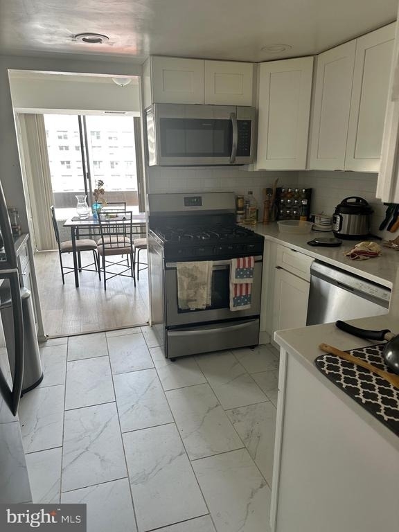 1326 Spruce Street - Photo 4