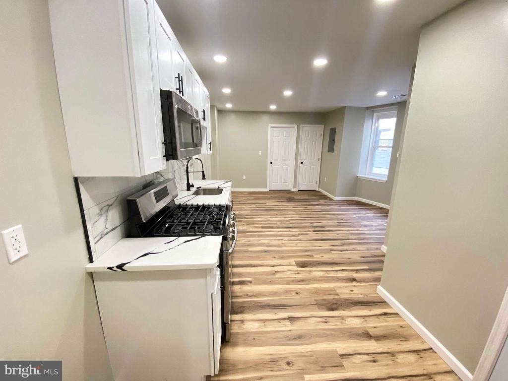1426 W Rockland Street - Photo 10