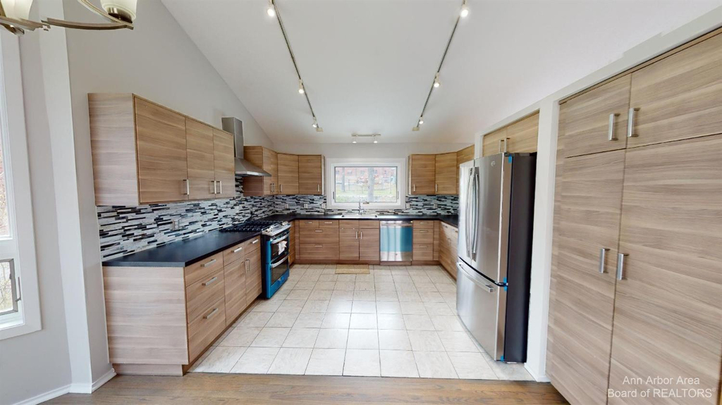1280 Sunset Road - Photo 1
