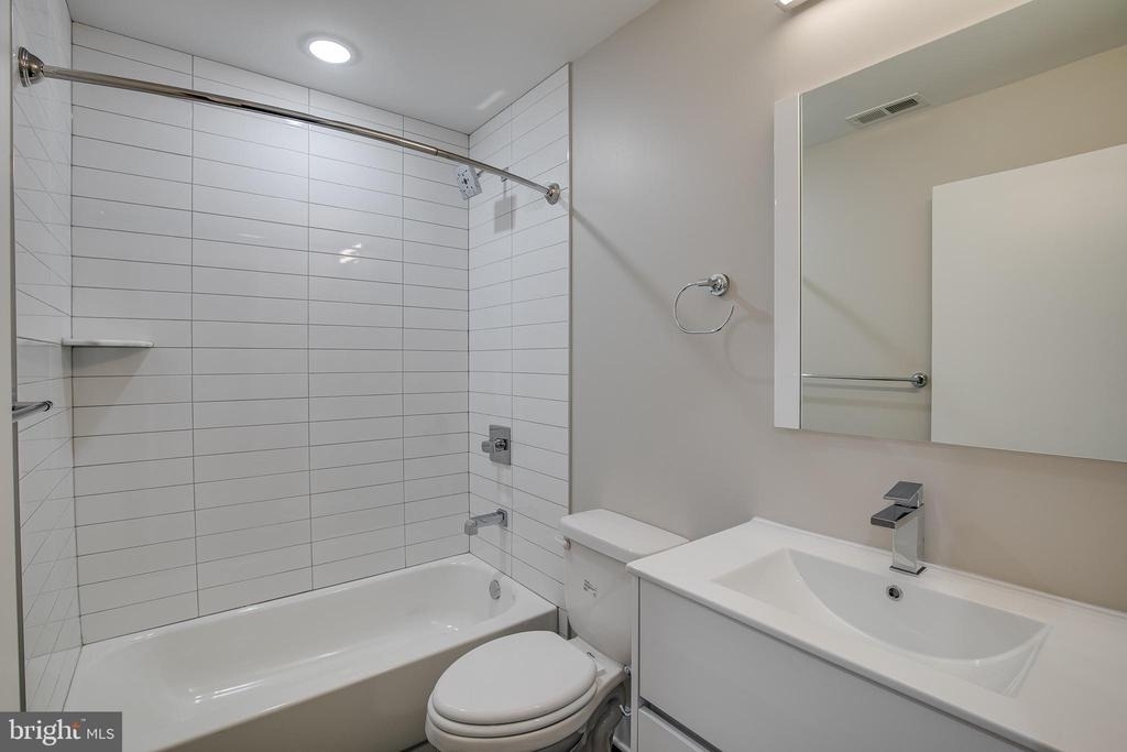 2019 N College Avenue - Photo 5