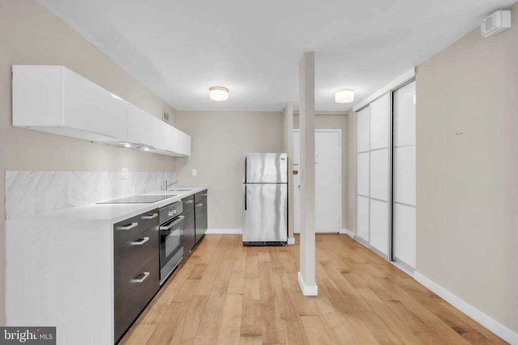 224 W Rittenhouse Square - Photo 3