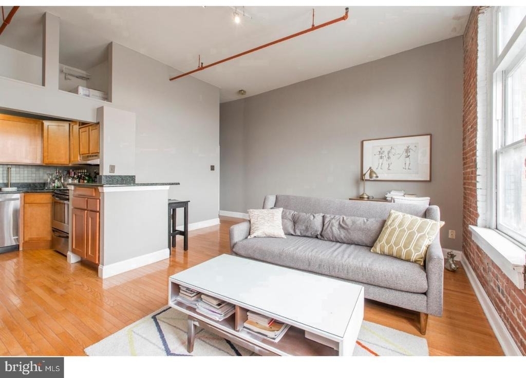 1010 Race Street - Photo 6