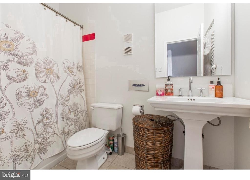 1010 Race Street - Photo 15