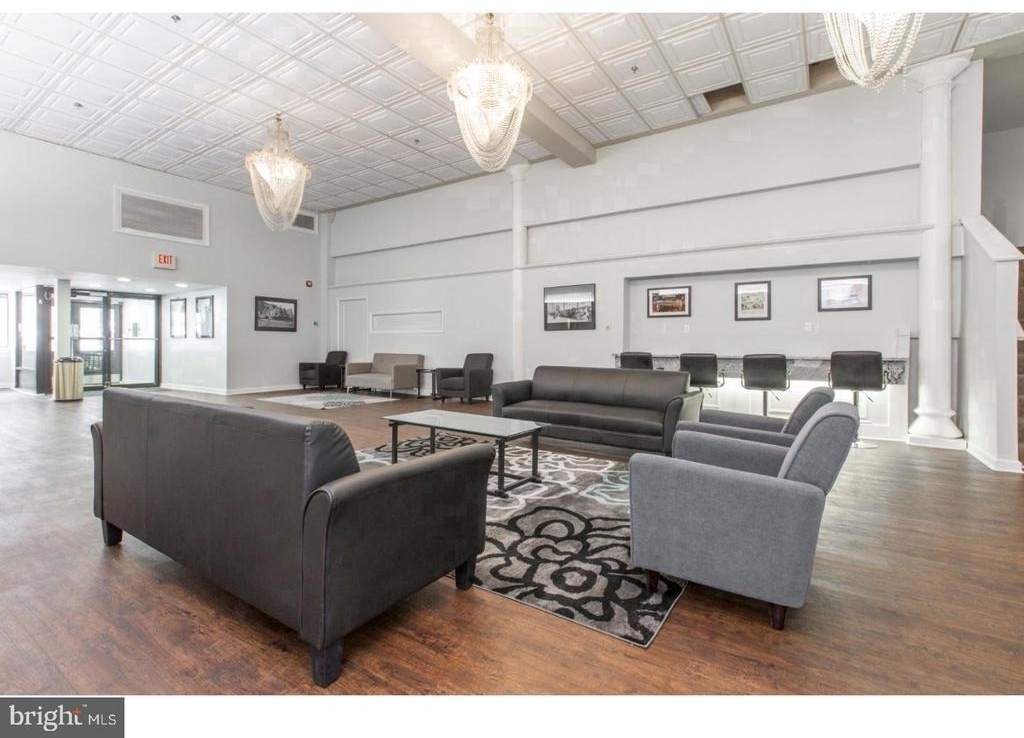 1010 Race Street - Photo 21
