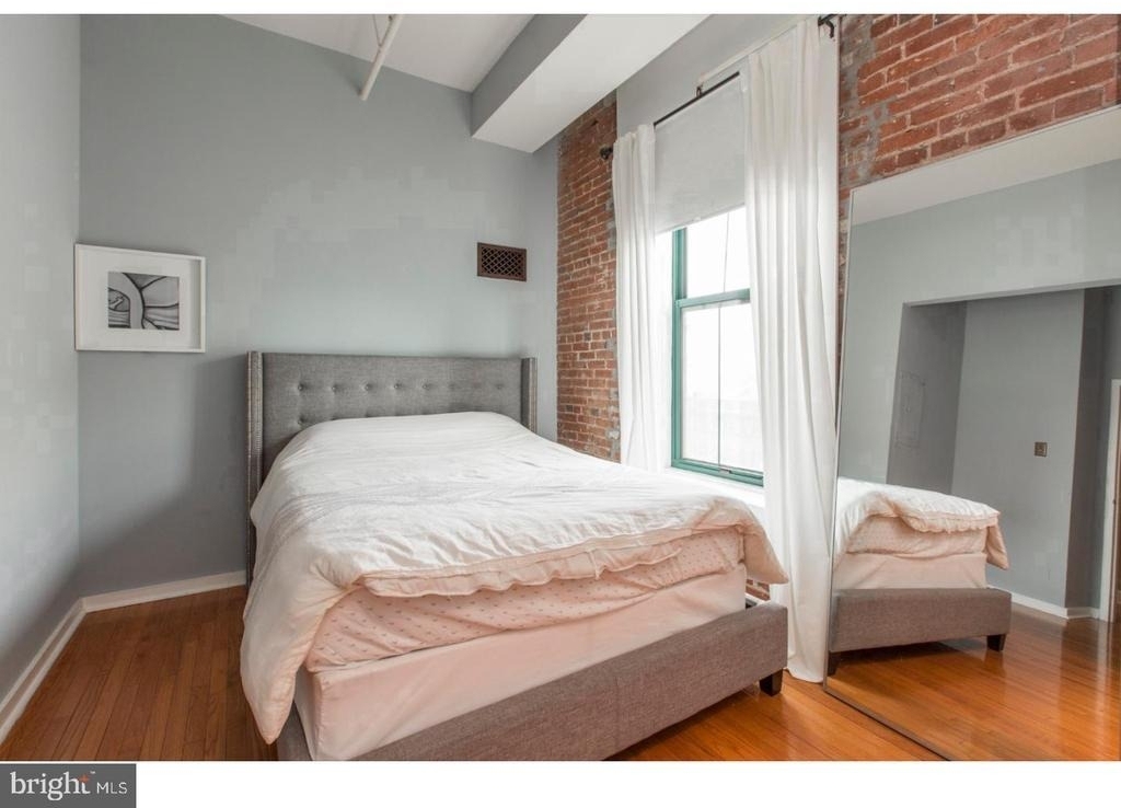 1010 Race Street - Photo 12