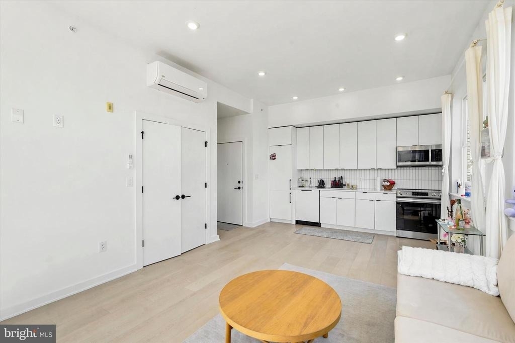 2525 Frankford Avenue - Photo 4