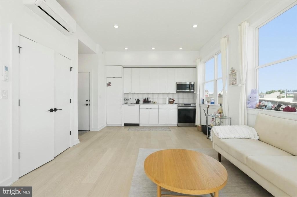 2525 Frankford Avenue - Photo 5