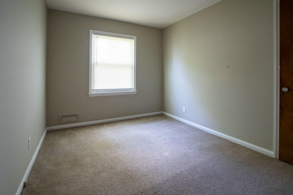 2631 Woodside Street - Photo 8
