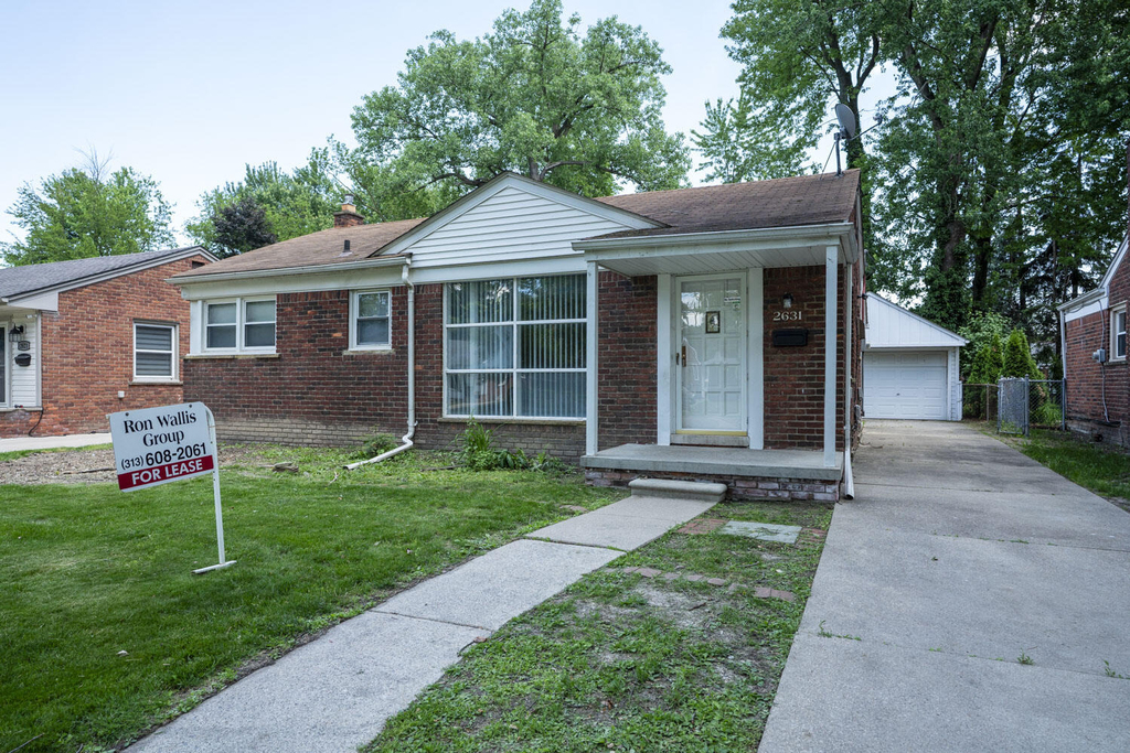 2631 Woodside Street - Photo 0