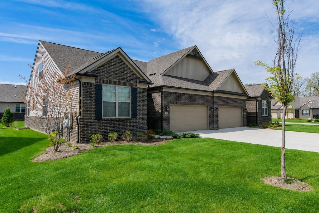 723 W Spaniel Drive - Photo 1
