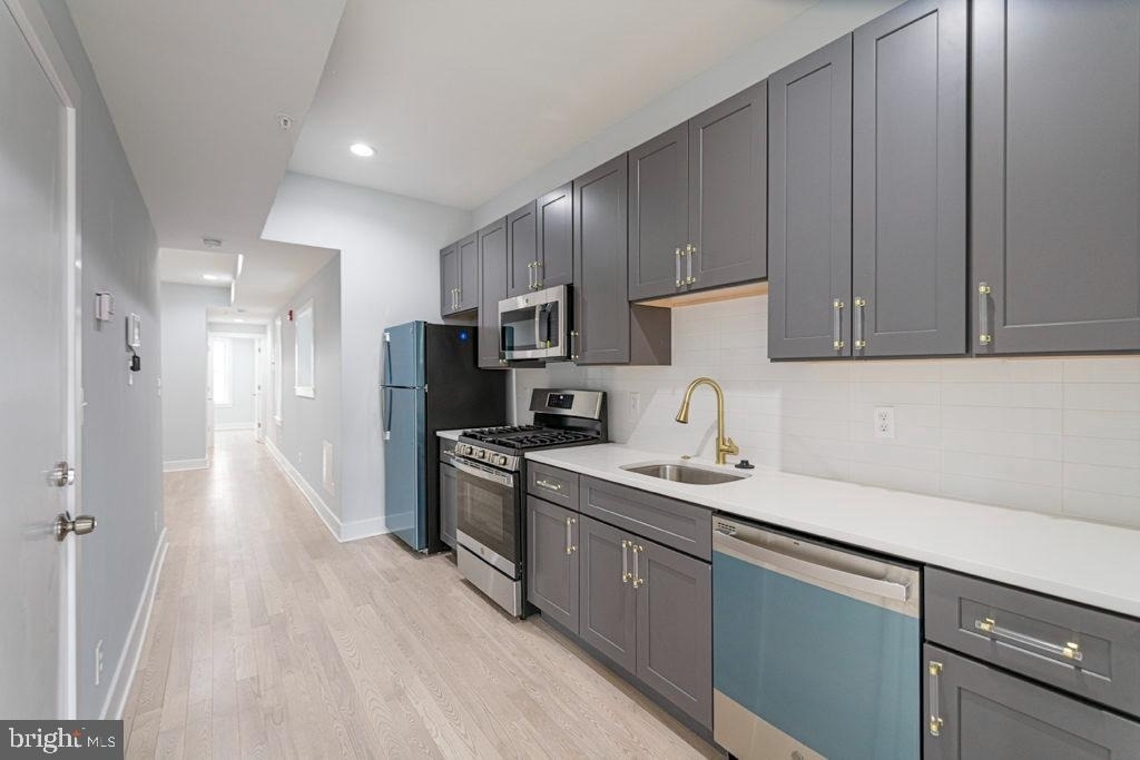 2808 W Oxford Street - Photo 0