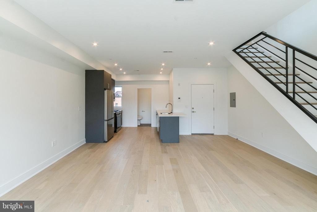 125 South Street - Photo 3