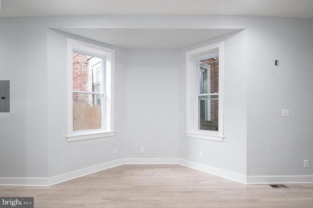2808 W Oxford Street - Photo 2