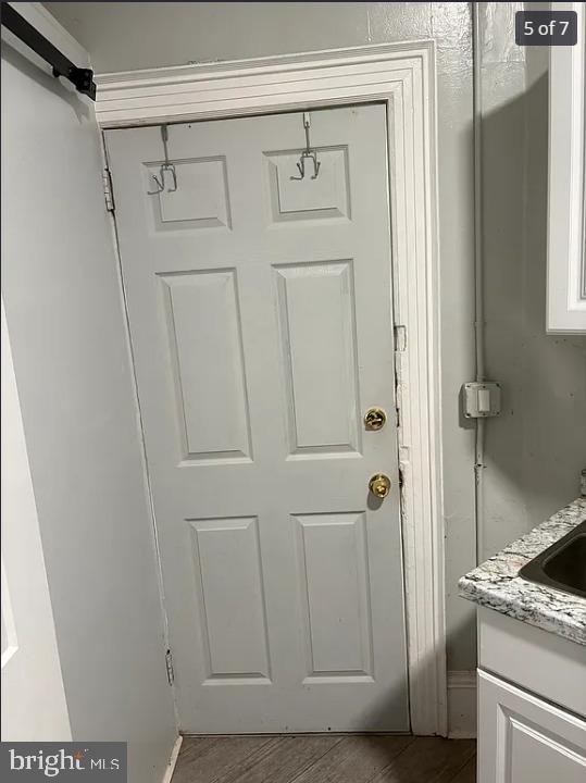2206 W Tioga Street - Photo 0