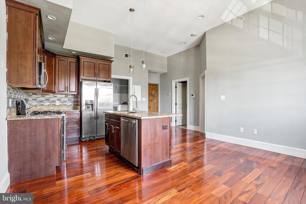 738 S 11th Street - Photo 4