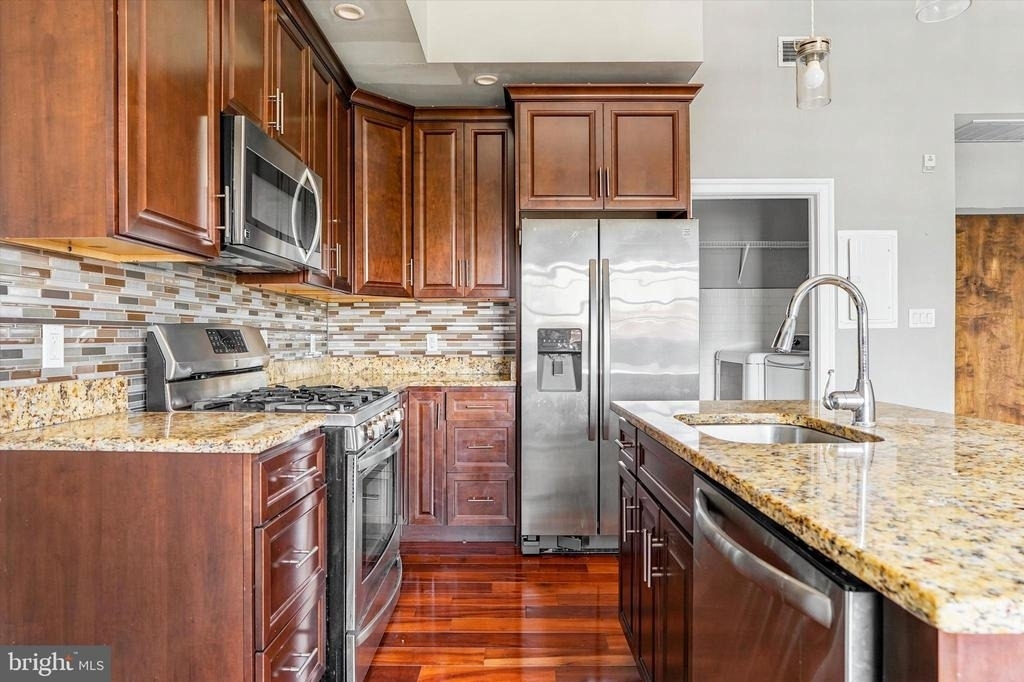 738 S 11th Street - Photo 6