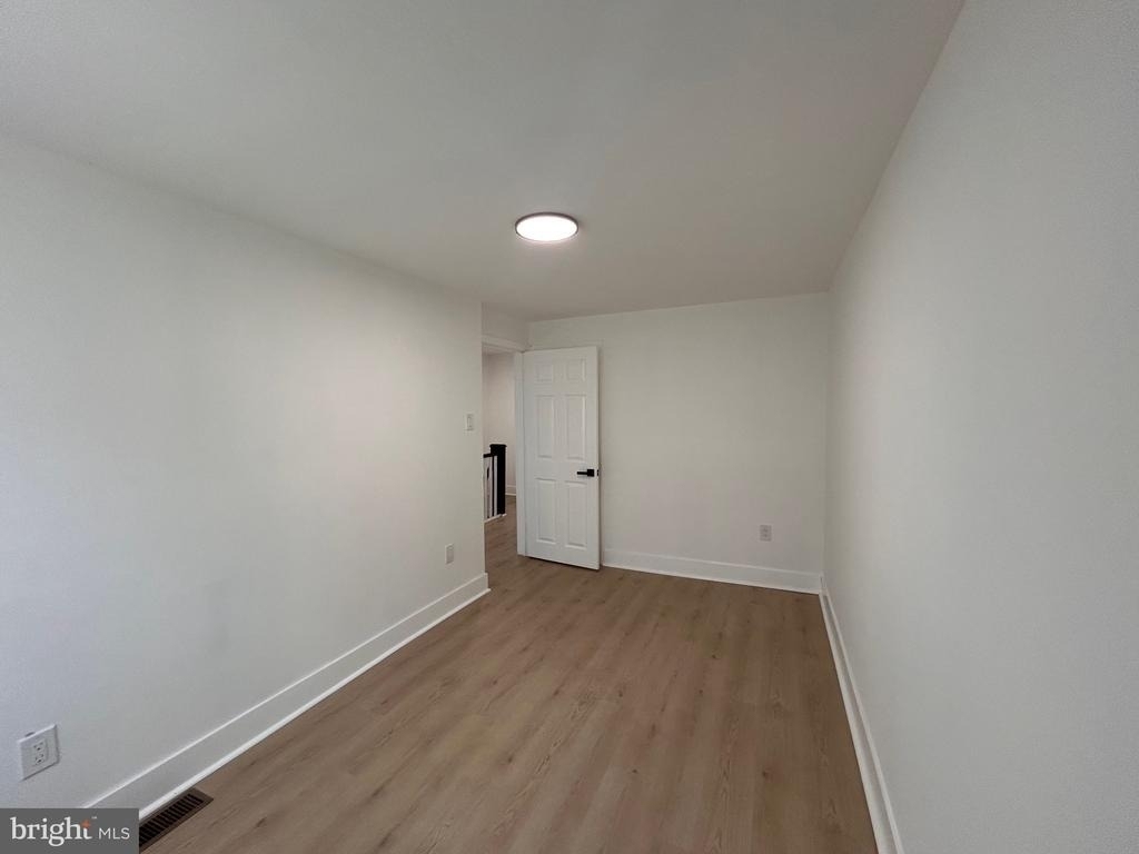 8033 Williams Avenue - Photo 16