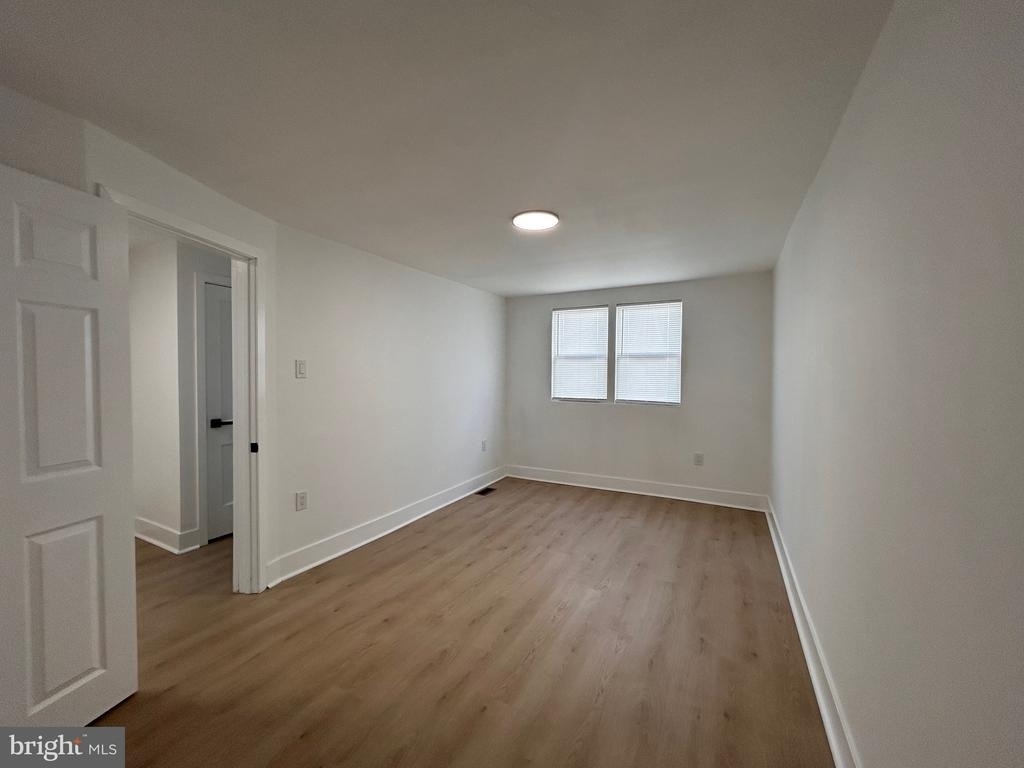 8033 Williams Avenue - Photo 12