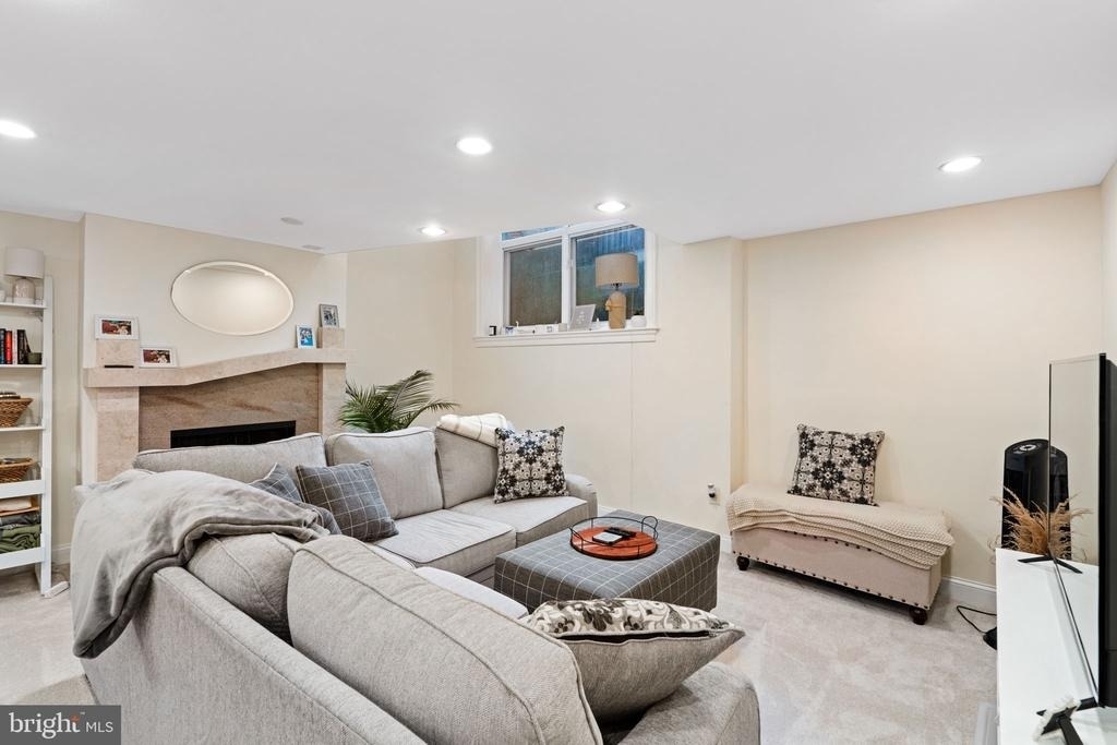 502 S 11th Street - Photo 2