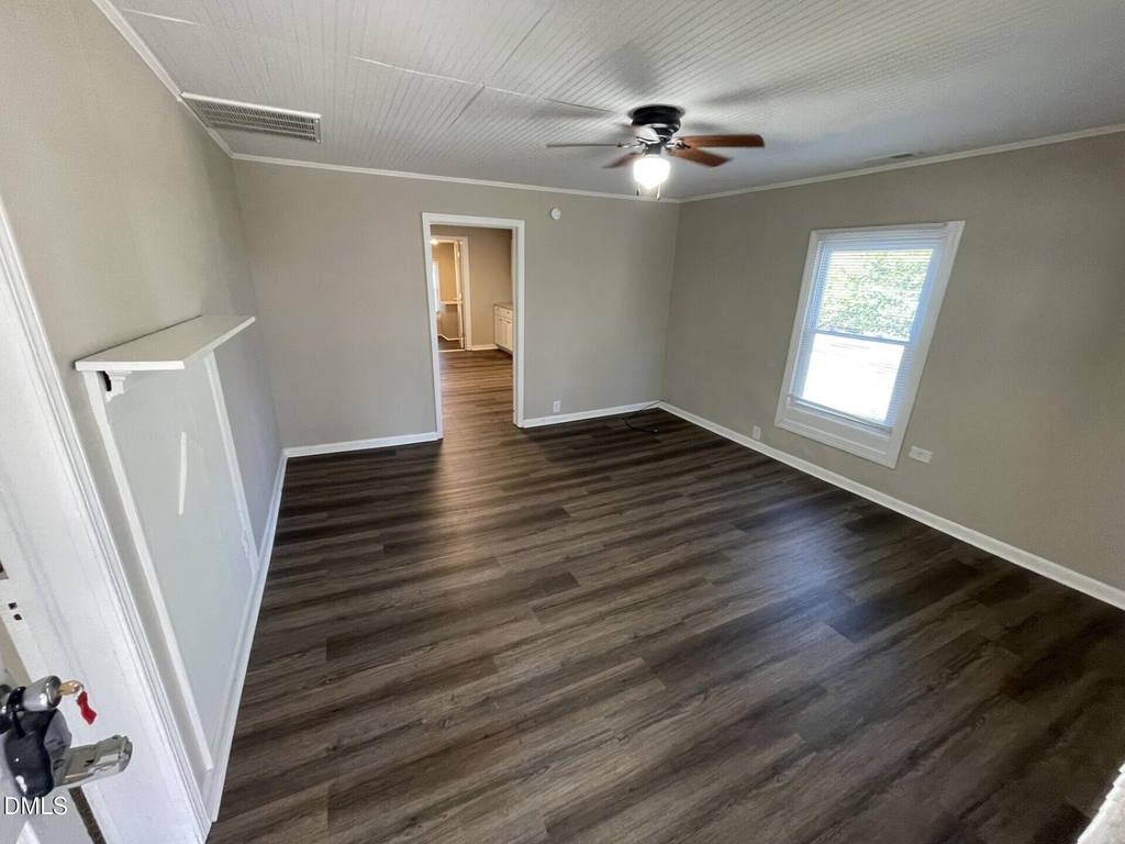 322 E Perry Avenue - Photo 3