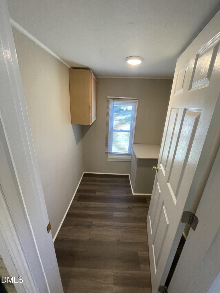 322 E Perry Avenue - Photo 10